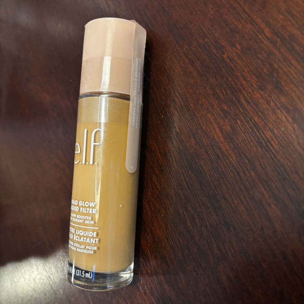 e.l.f. Halo Glow Liquid Filter Complexion Booster Shade 2 Fair Light - Picture 6 of 7
